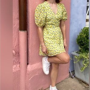 Gianni Bini  lemon wrap dress size 4